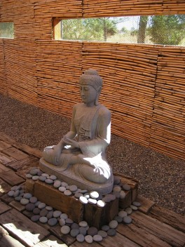 kristina-oaxacahotel-statue-yogastudio